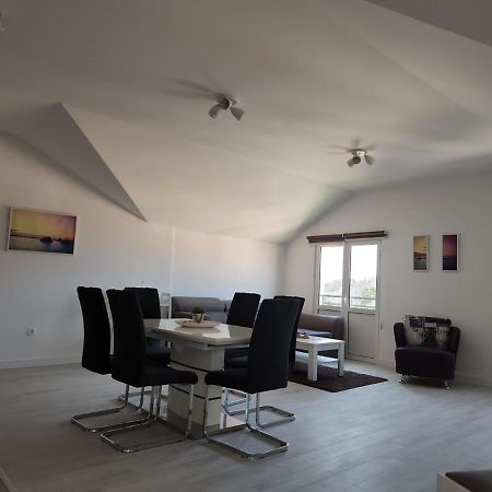 Apartmani Mia Sorajic Petrovac Екстериор снимка