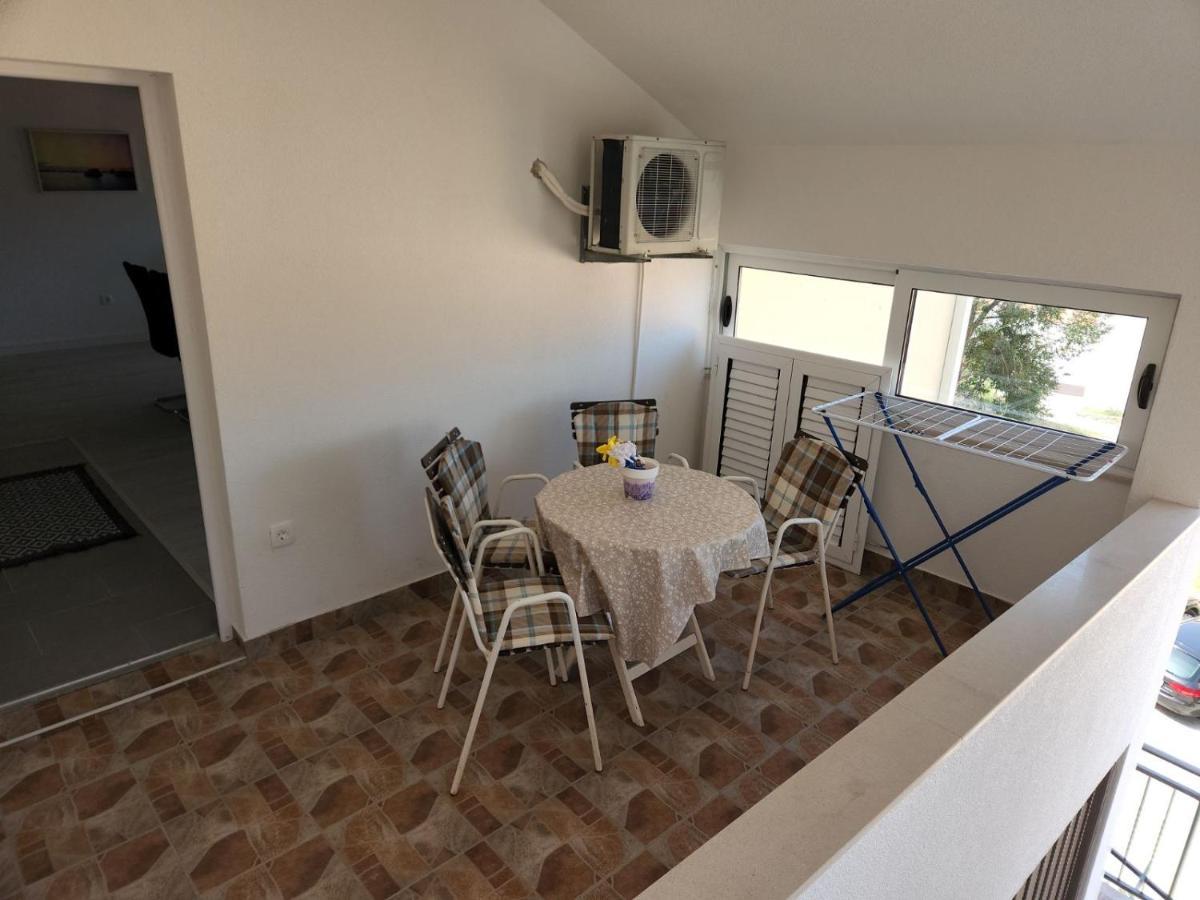 Apartmani Mia Sorajic Petrovac Екстериор снимка
