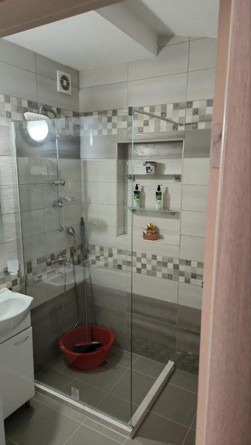 Apartmani Mia Sorajic Petrovac Екстериор снимка
