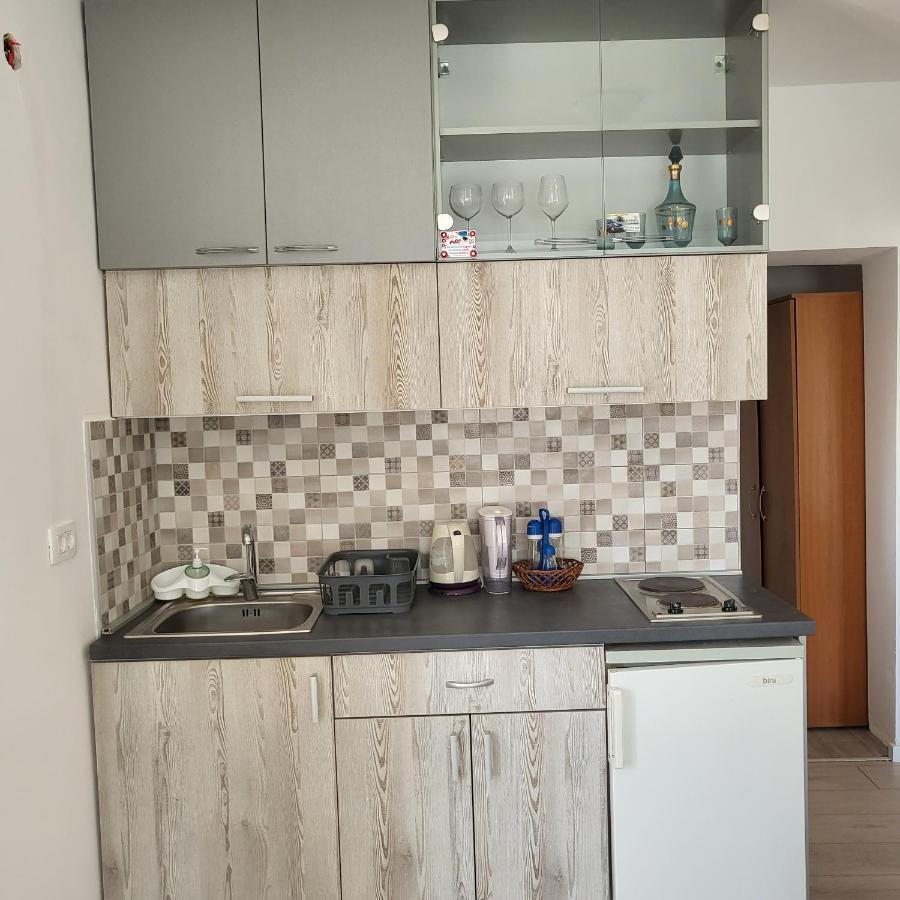 Apartmani Mia Sorajic Petrovac Екстериор снимка