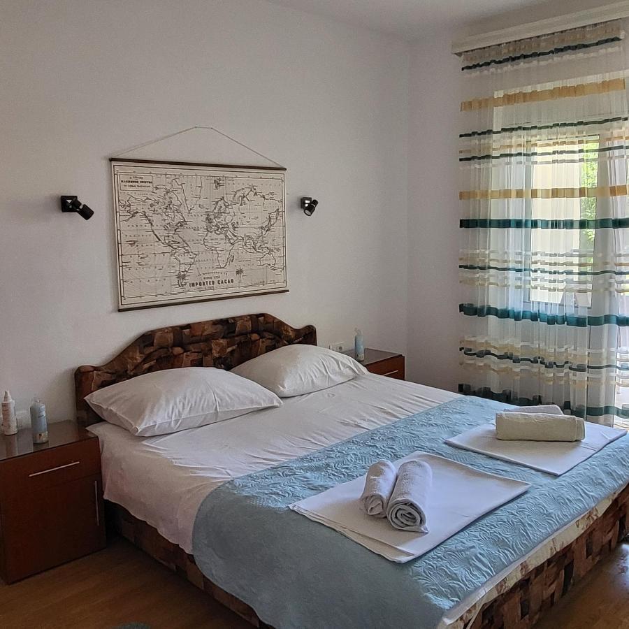 Apartmani Mia Sorajic Petrovac Екстериор снимка
