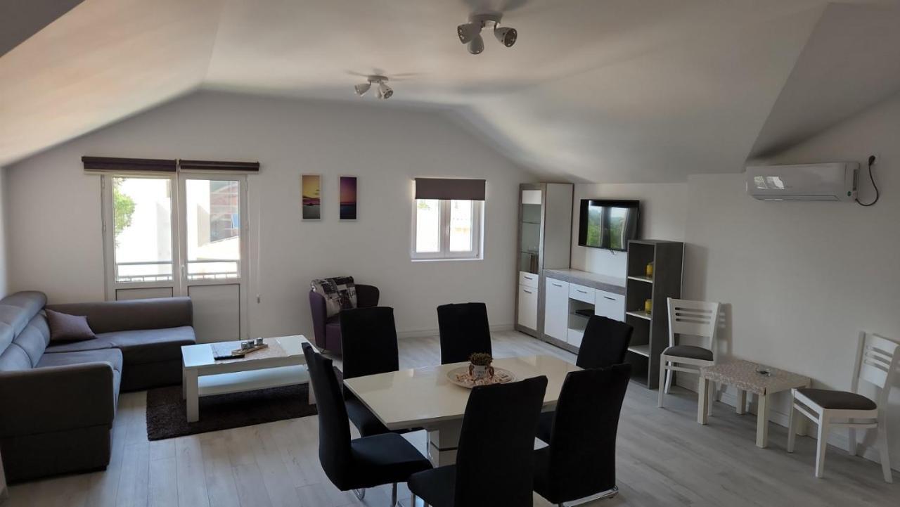 Apartmani Mia Sorajic Petrovac Екстериор снимка