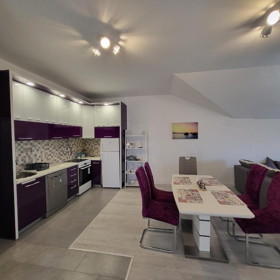 Apartmani Mia Sorajic Petrovac Екстериор снимка