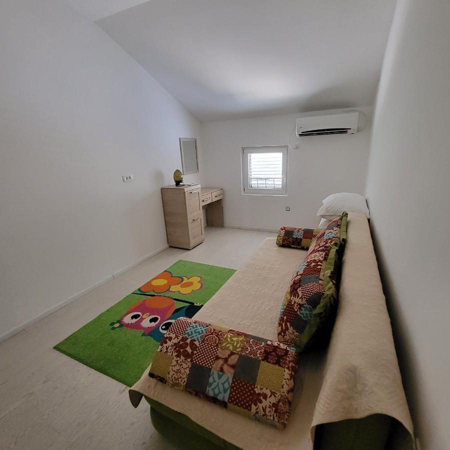 Apartmani Mia Sorajic Petrovac Екстериор снимка