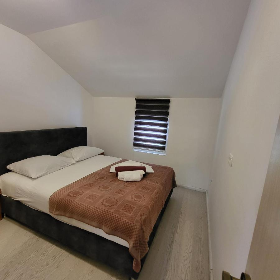 Apartmani Mia Sorajic Petrovac Екстериор снимка
