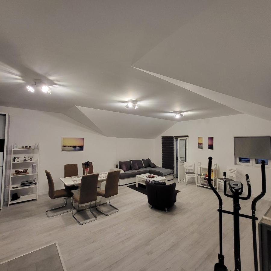 Apartmani Mia Sorajic Petrovac Екстериор снимка