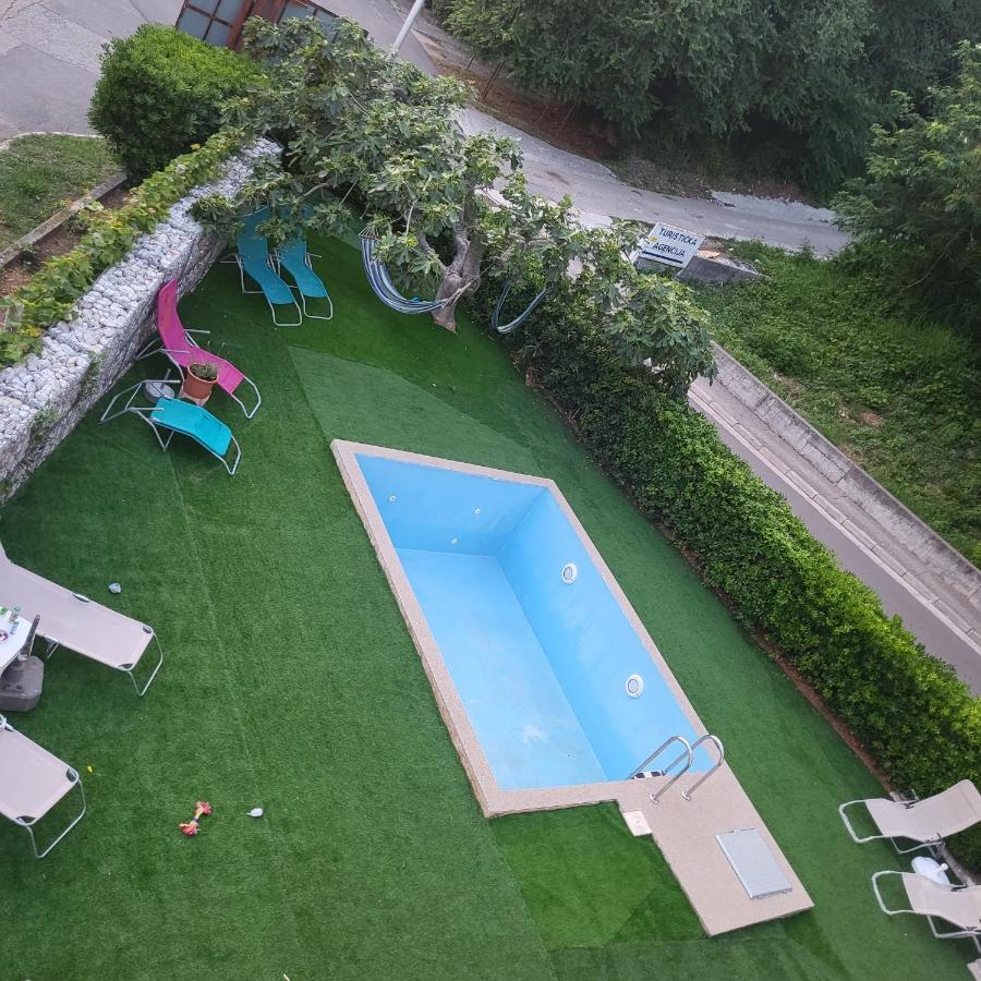 Apartmani Mia Sorajic Petrovac Екстериор снимка